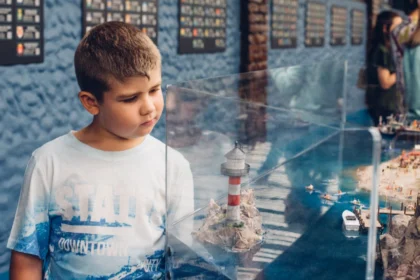 Descubra 10 museus interativos onde crianças aprendem brincando